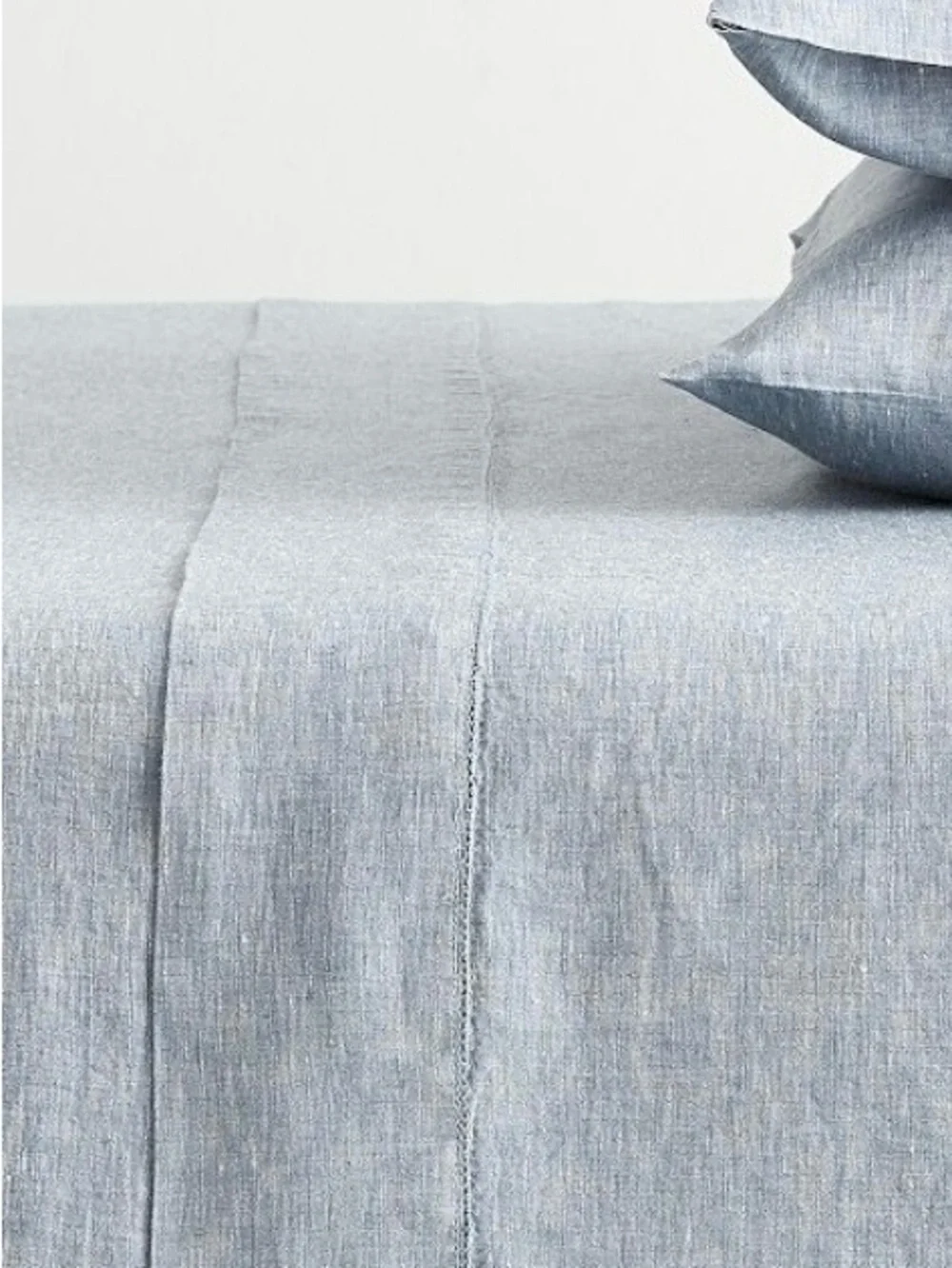 Pottery Barn Flax Linen Fitted XL Twin Sheet in Blue Chambray Dorm used